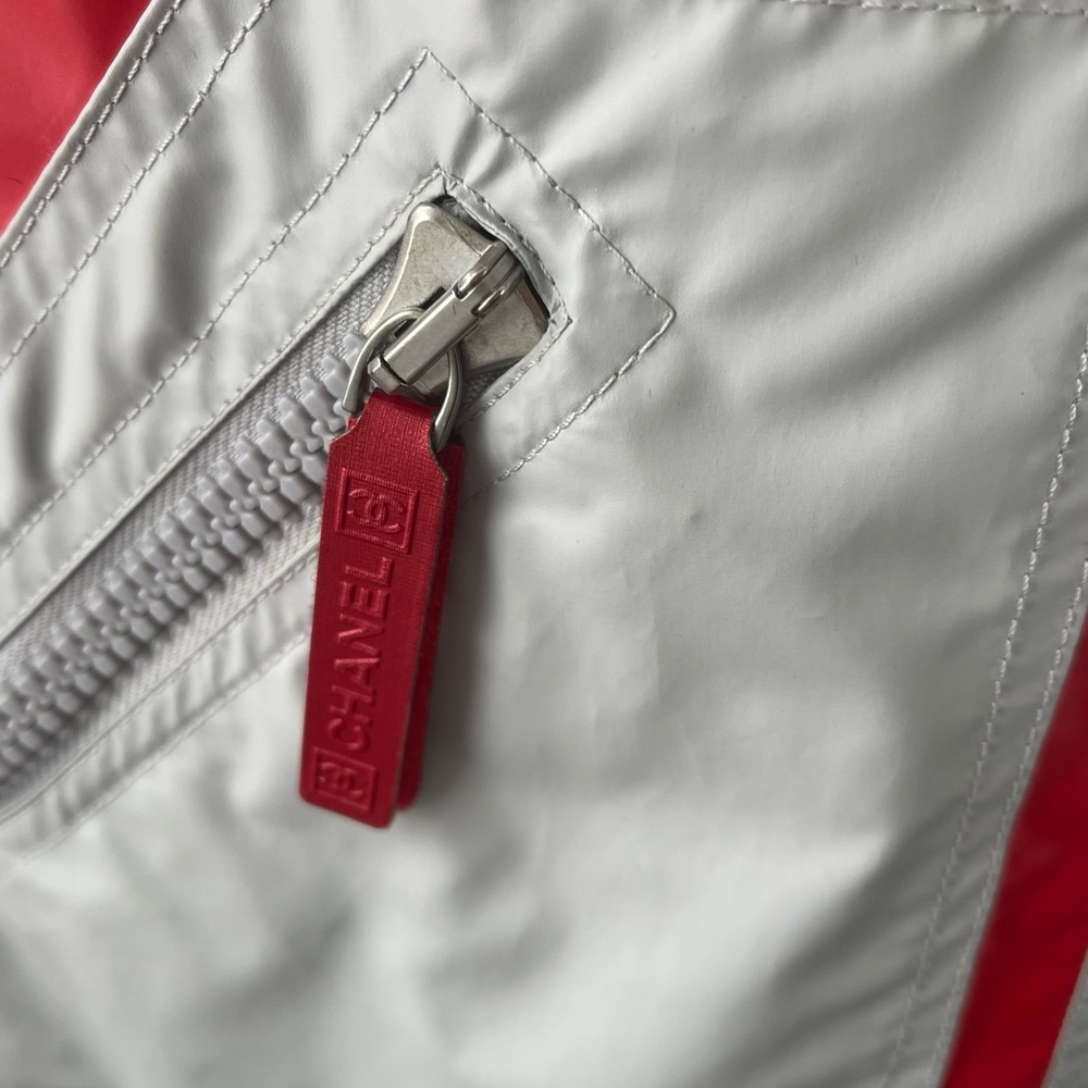 CHANEL Red and Gray Jacket with Hood - Picture 4 of 11